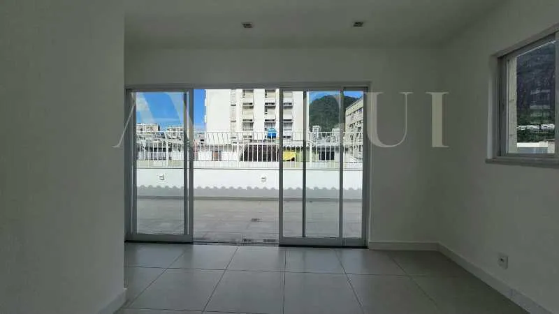 Вид на воду та 4 спальні: квартира 258 м² — photo 22