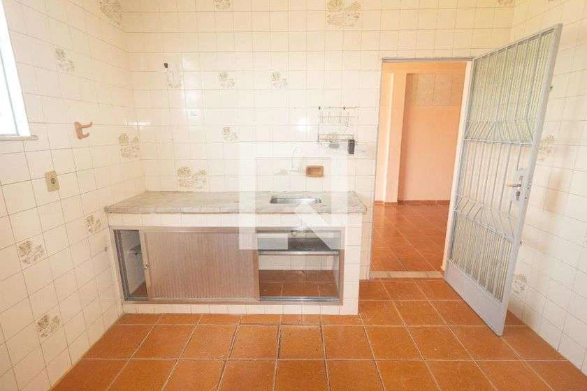 2-bedroom apartment with separate kitchen and balcony — photo 3