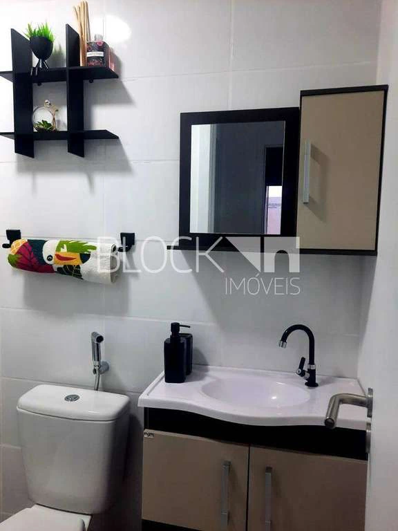 Оздоблена квартира з 2 спальнями та балконом — photo 25