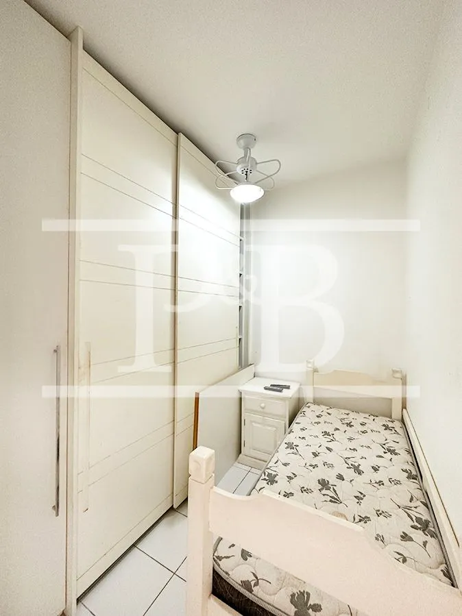 Apartamento com 2 quartos e varanda de vidro fechada — photo 32