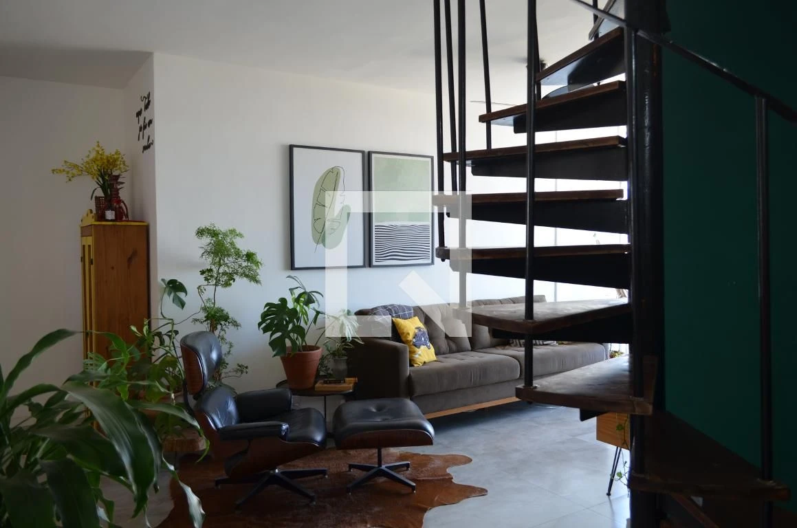 3-bedroom apartment in a building with a pool — photo 59