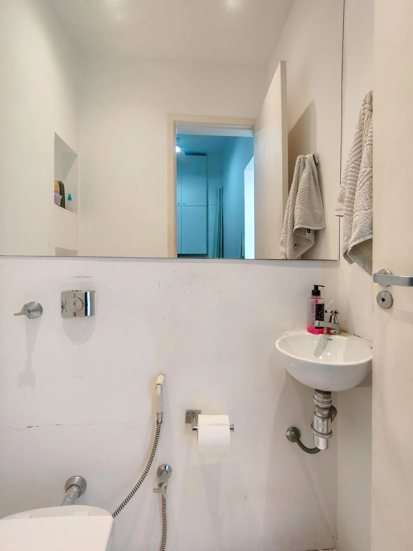 2-bedroom apartment with a mountain view in Rio de Janeiro — photo 47