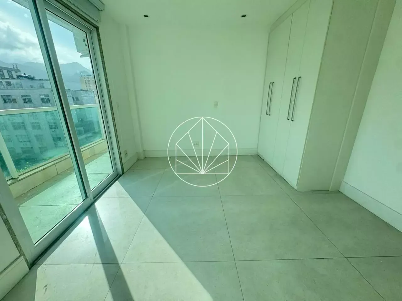 Apartment, 660 m², with a mountain view — photo 9