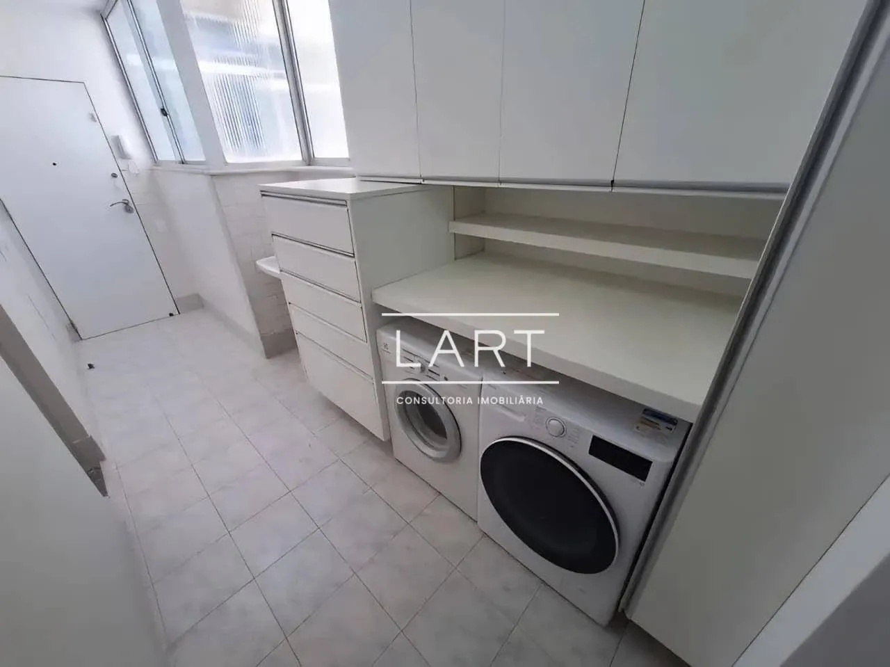 Furnished apartment with 2 bedrooms and 203 m² — photo 22