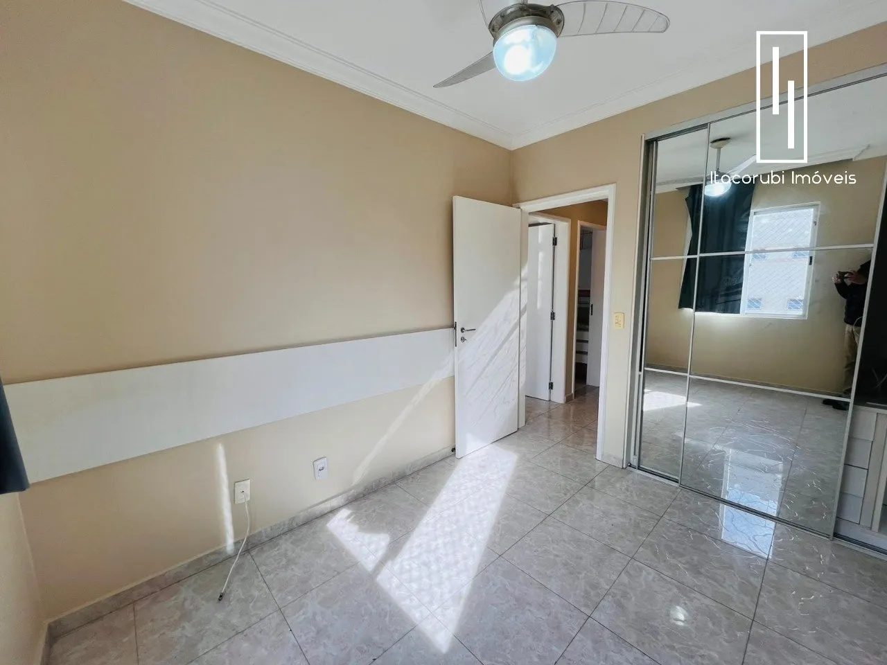 Departamento con balcón cerrado con vidrio en Florianópolis — photo 12