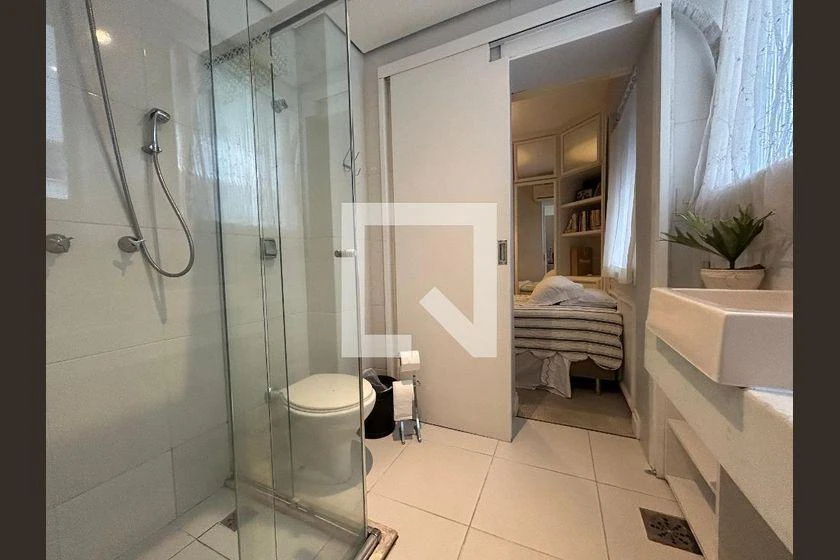 Apartamento de 2 dormitorios con balcón y 3 baños — photo 21