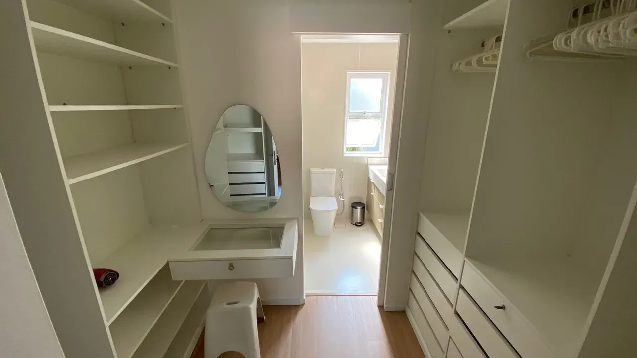500 m² house with 4 bedrooms and a terrace — photo 18