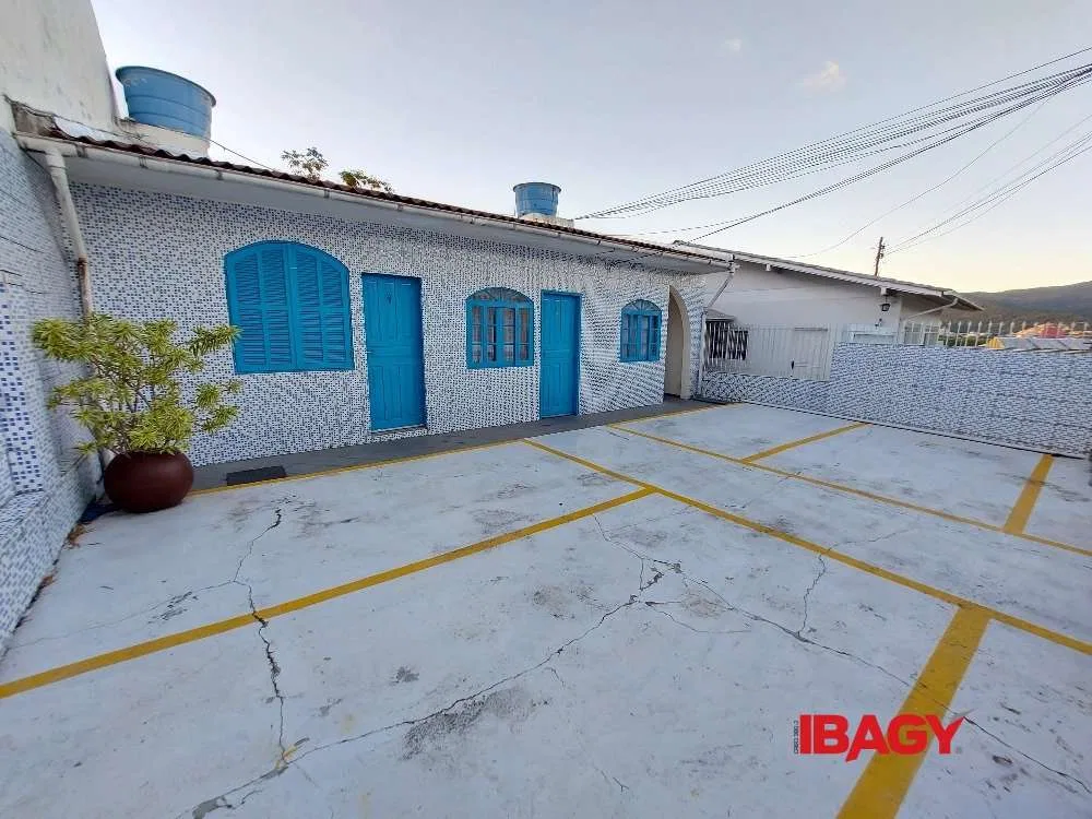15 m² studio with 1 bedroom and 1 bathroom