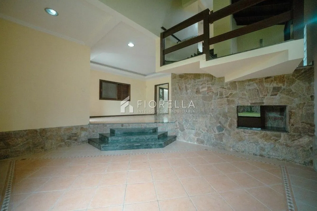 House, 1723 m², with a grill on the balcony — photo 3
