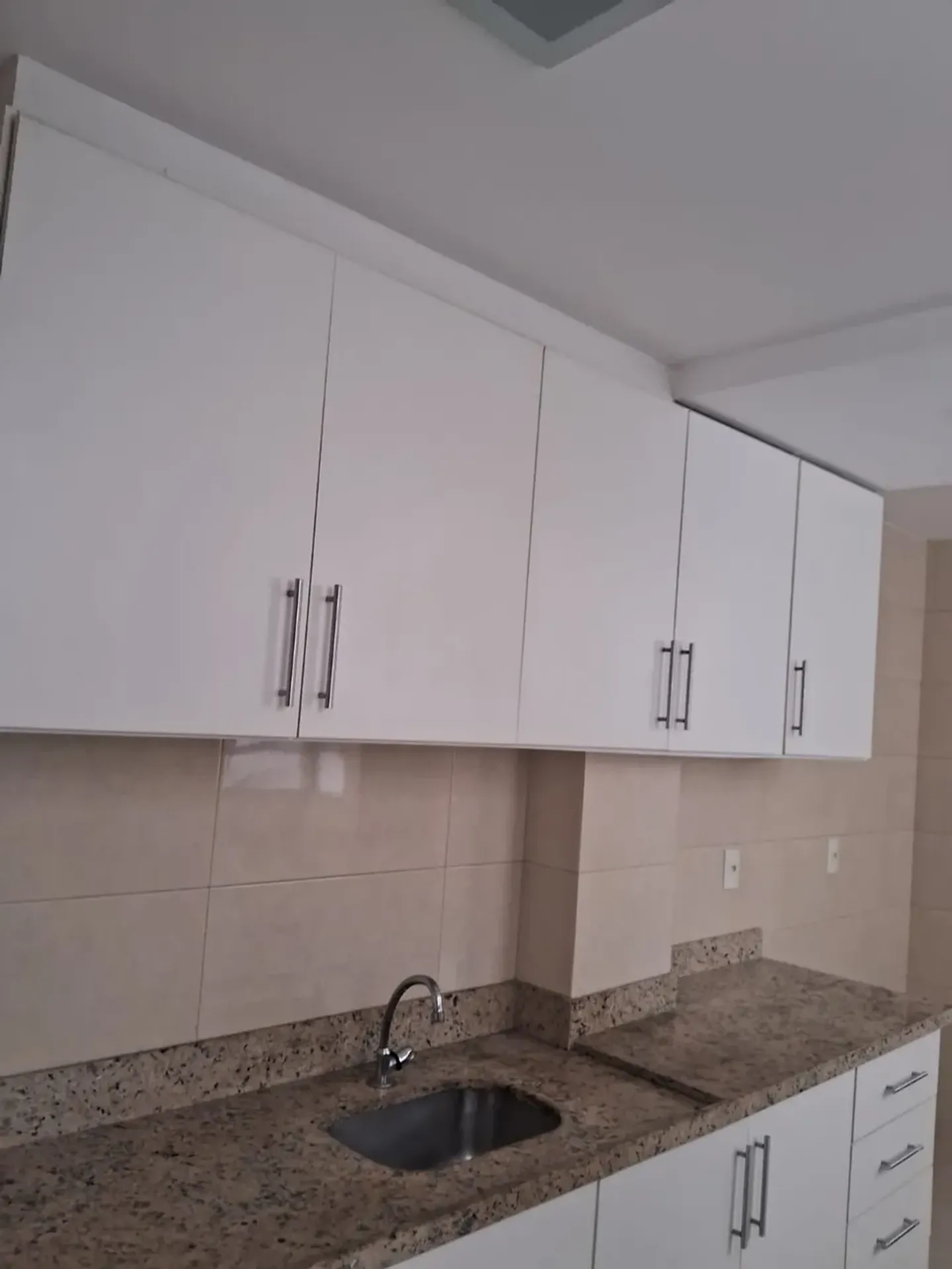 2-bedroom apartment with wood or laminate floors — photo 17