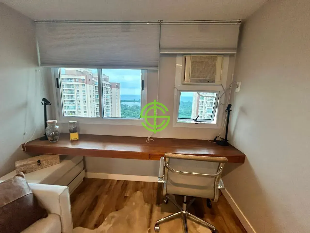 Furnished apartment with 2 bedrooms and 3 bathrooms — photo 40