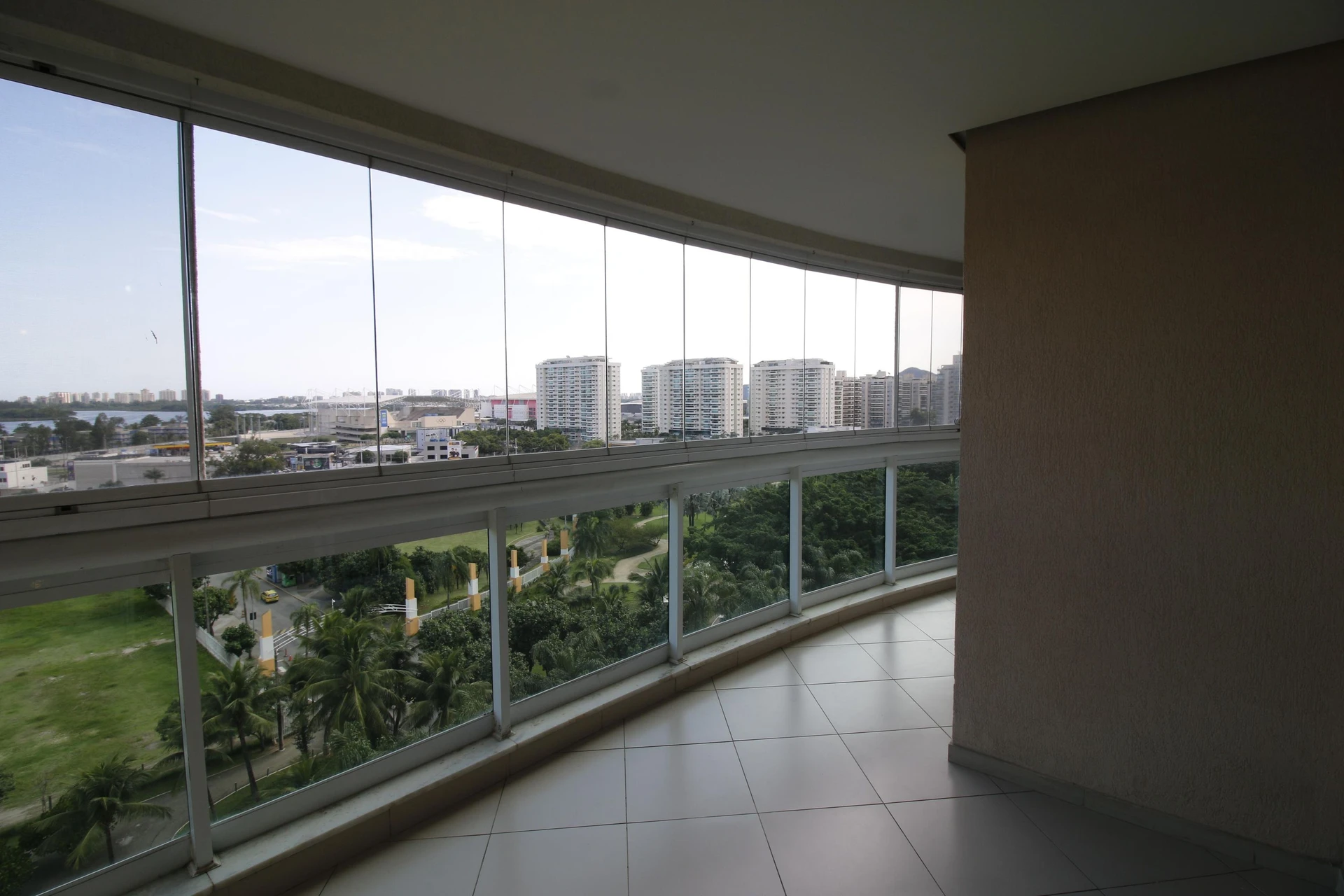 Робоче місце та 3 спальні: квартира 102 м² — photo 11