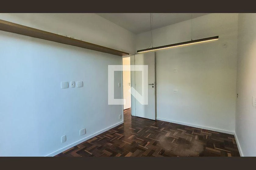 House with 4 bedrooms and a balcony with grill — photo 26