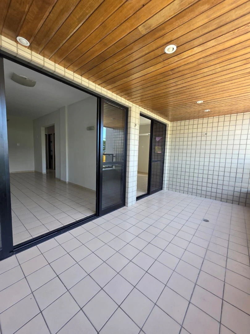 Apartment with 3 bedrooms and 83 m² plus 3 parking spots