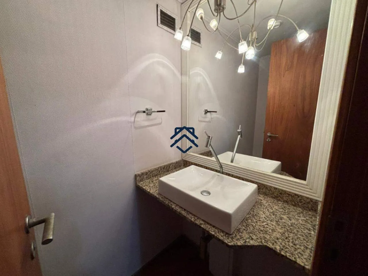 4-bedroom apartment with 2 enclosed balconies — photo 14