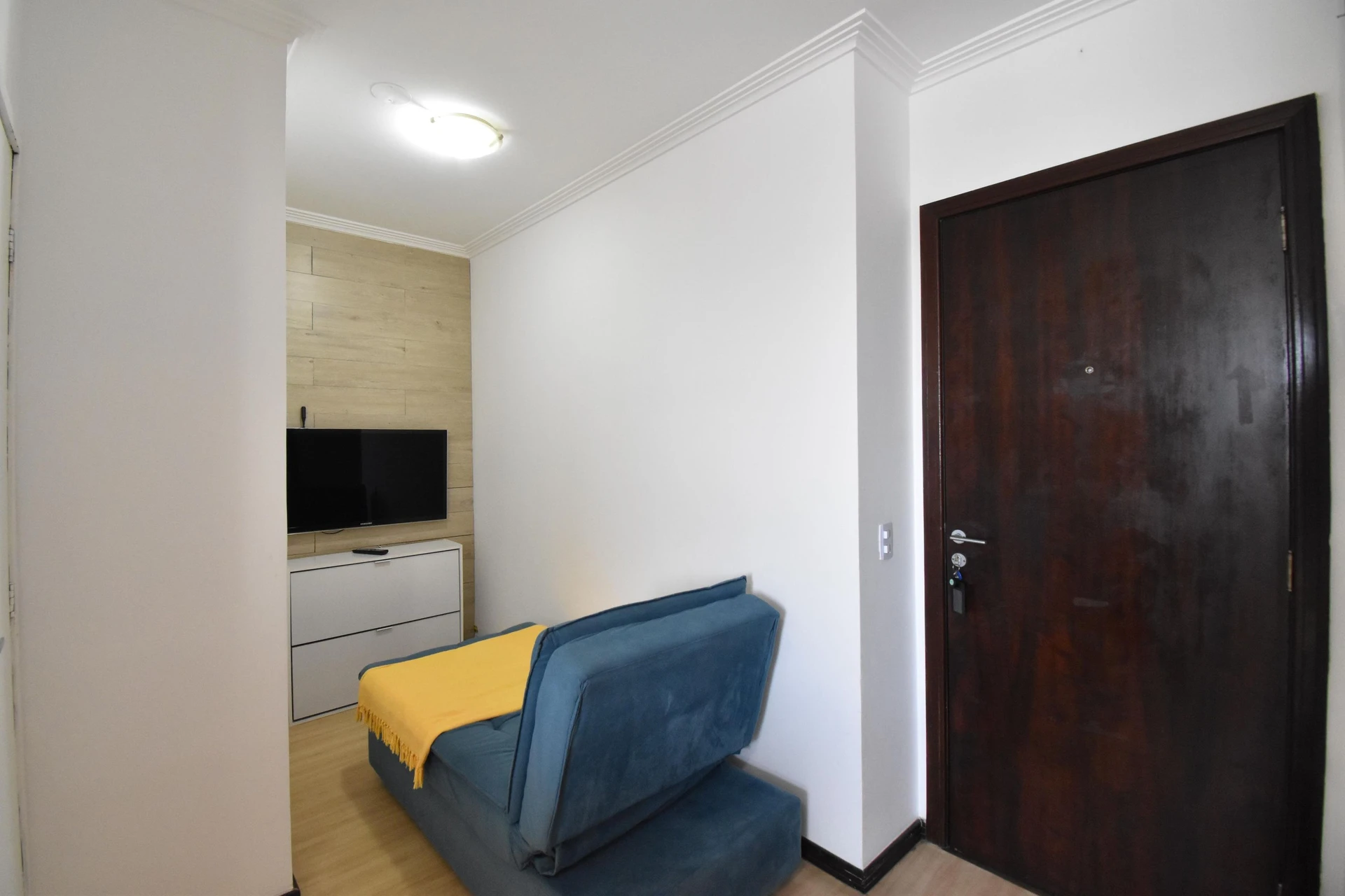 Furnished studio with 1 bedroom and 1 bathroom — photo 10