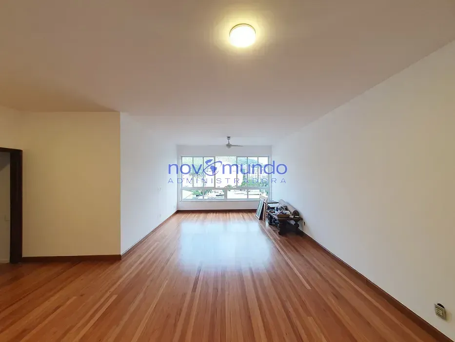 Furnished apartment with 3 bedrooms and 1 parking space — photo 17