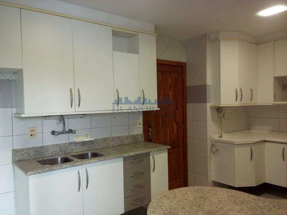 3-bedroom apartment with a home office