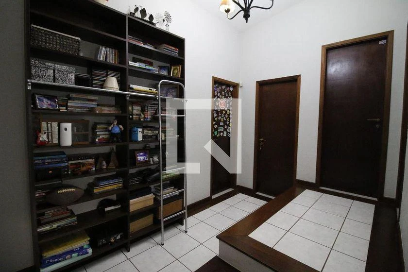 Casa de 700 m² con bañera y vestidor — photo 42