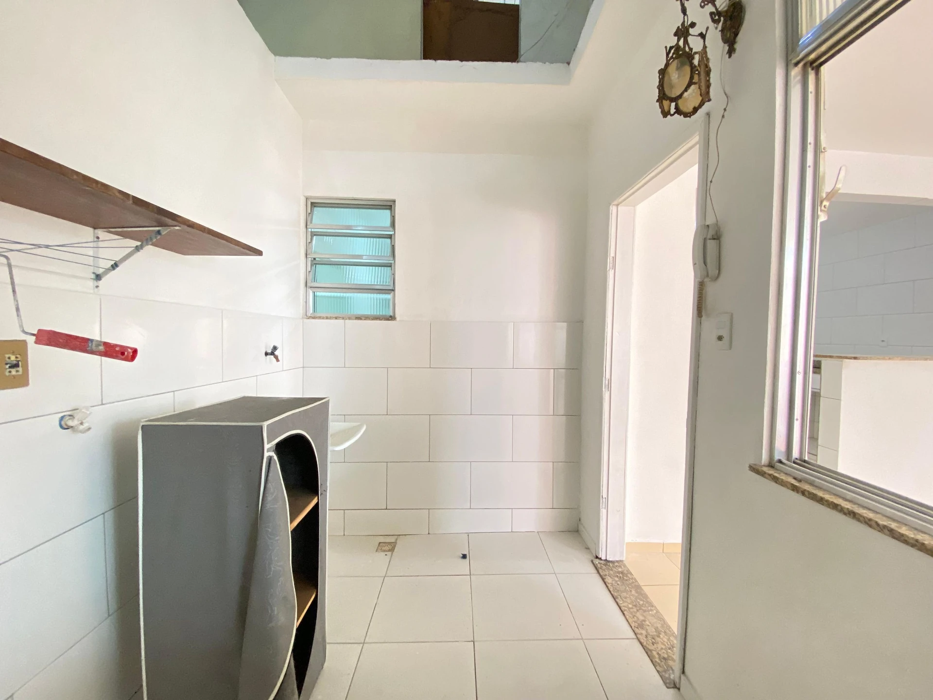 House with 2 bedrooms and a glass-enclosed shower — photo 31