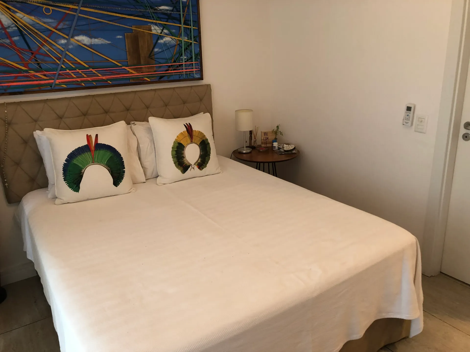 Furnished 85 m² apartment with open-plan kitchen and 2 beds — photo 4