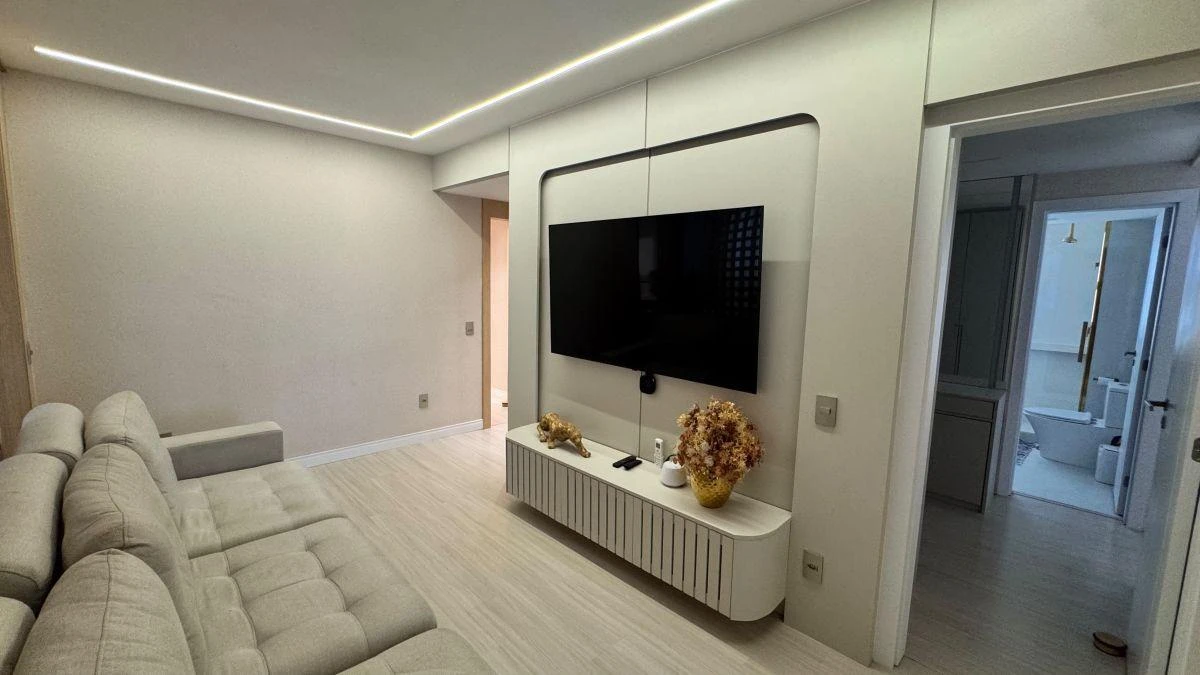 Walk-in closet in a 4-bedroom apartment, 217 m² — photo 22