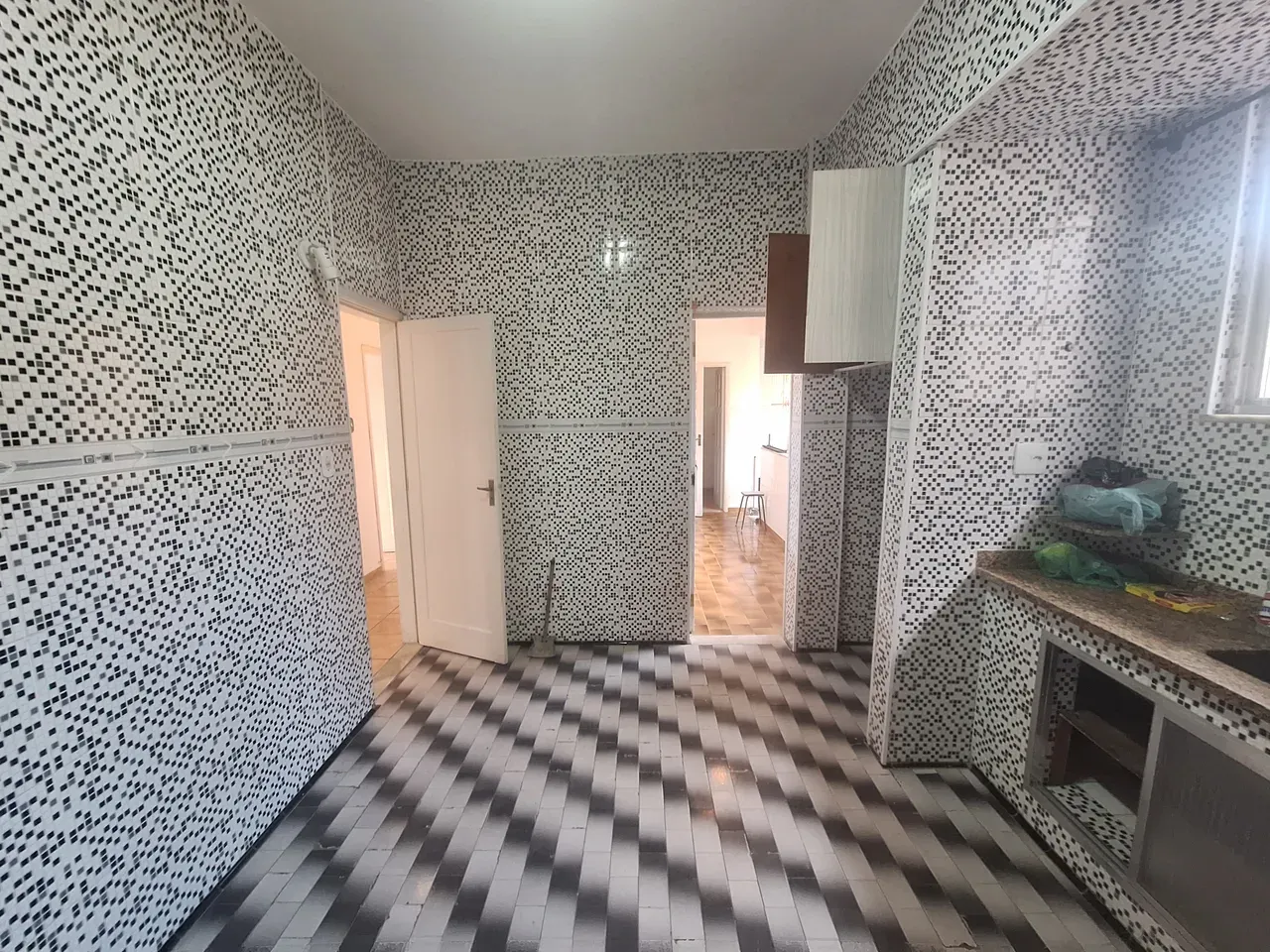 Unfurnished rental apartment with 2 bedrooms and 2 baths — photo 27