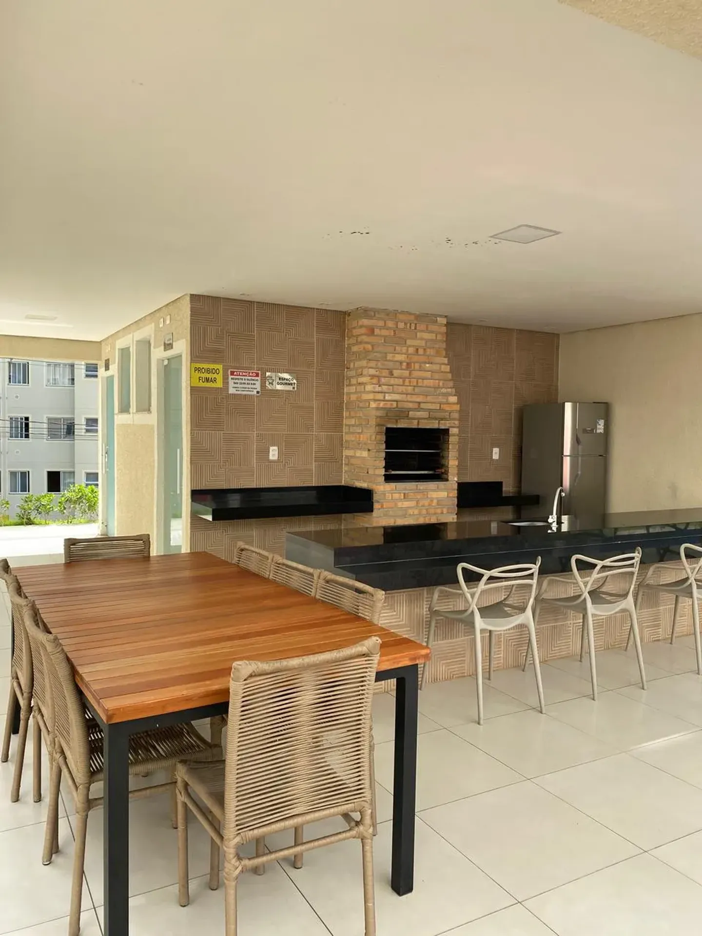 2-bedroom apartment in a building with a gym — photo 11