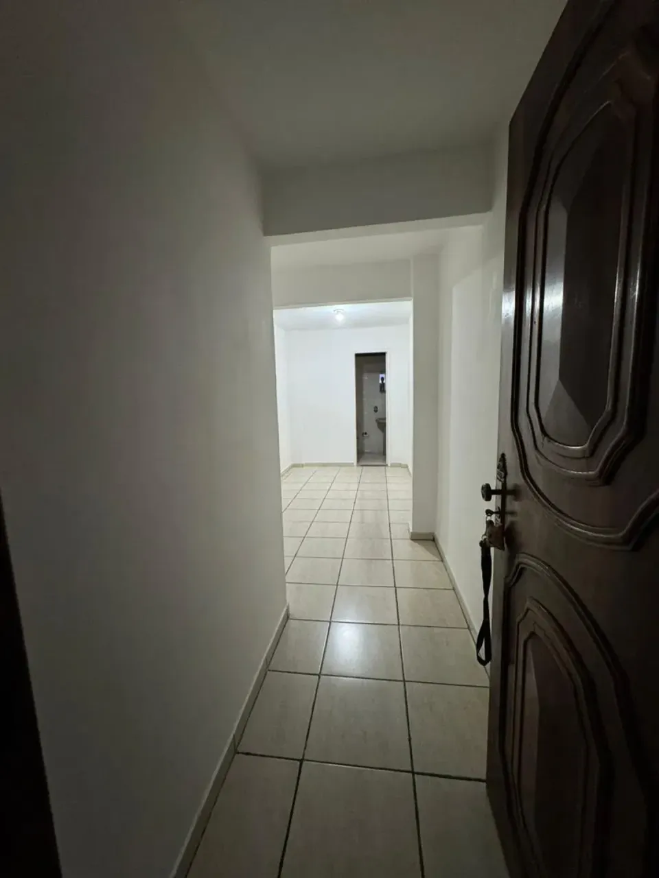 Unfurnished apartment with 2 bedrooms and 2 bathrooms — photo 9
