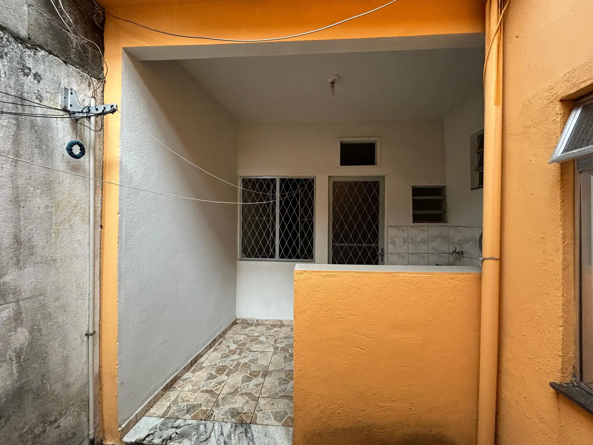 Studio sem mobília com mini cozinha e 1 quarto — photo 8