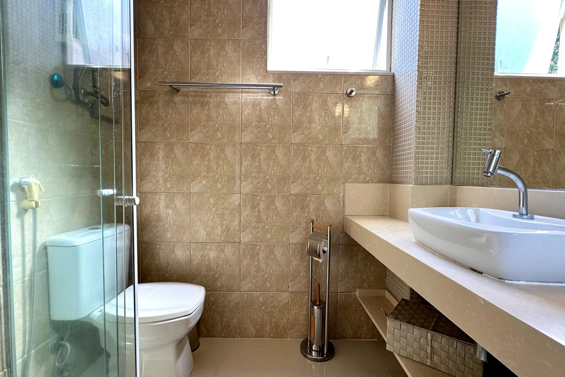 Apartamento mobiliado de 1 quarto com cozinha integrada — photo 4