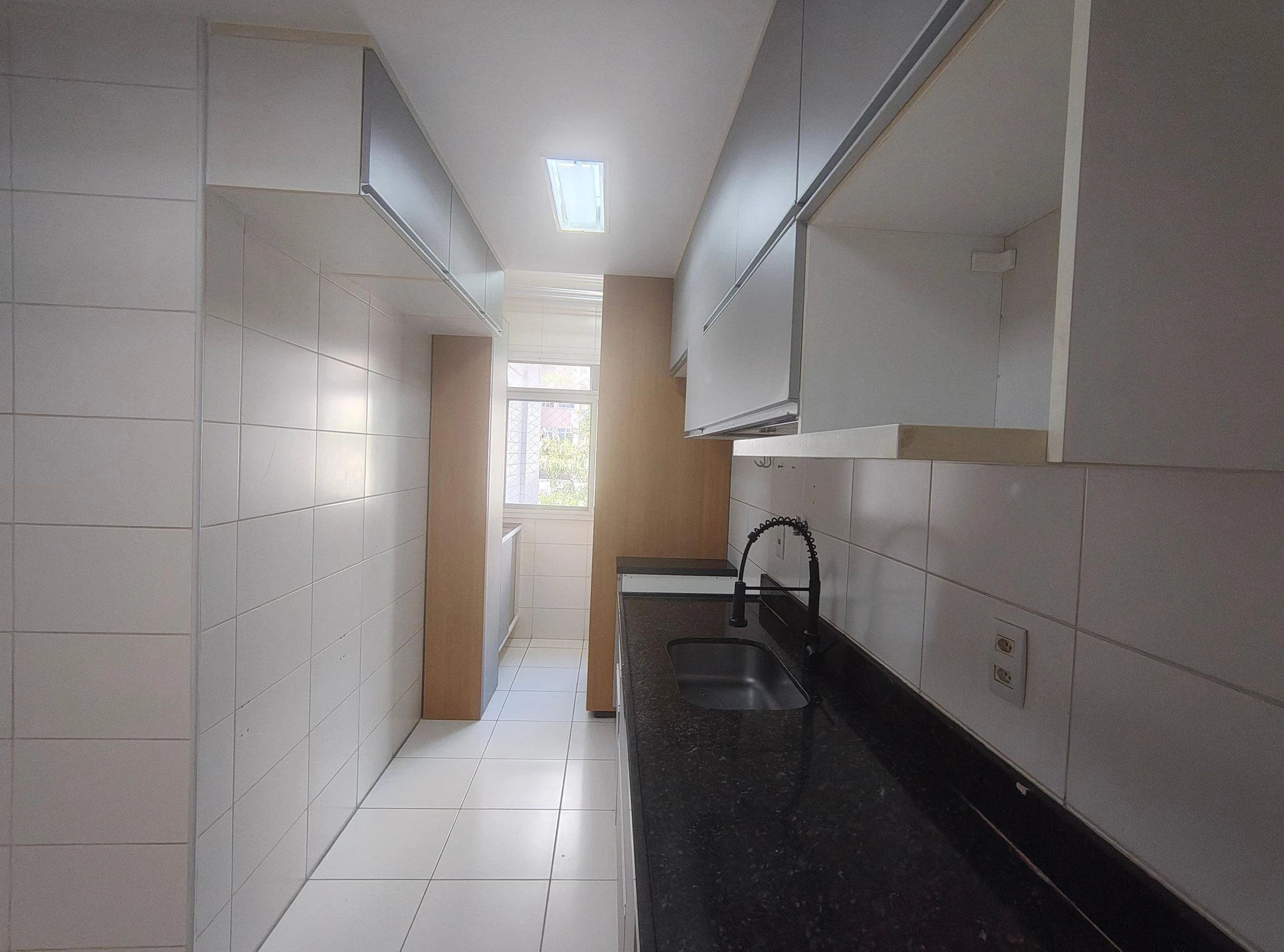 Rental apartment with 3 bedrooms and enclosed balcony — photo 9