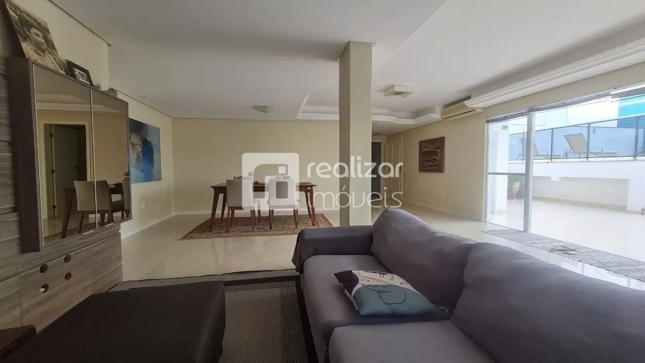 2-bedroom penthouse with 307 m² and 4 bathrooms — photo 5