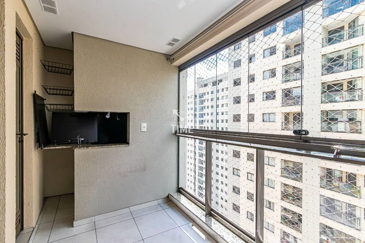 Wood or laminate floors in a 3-bedroom apartment, 78 m² — photo 11