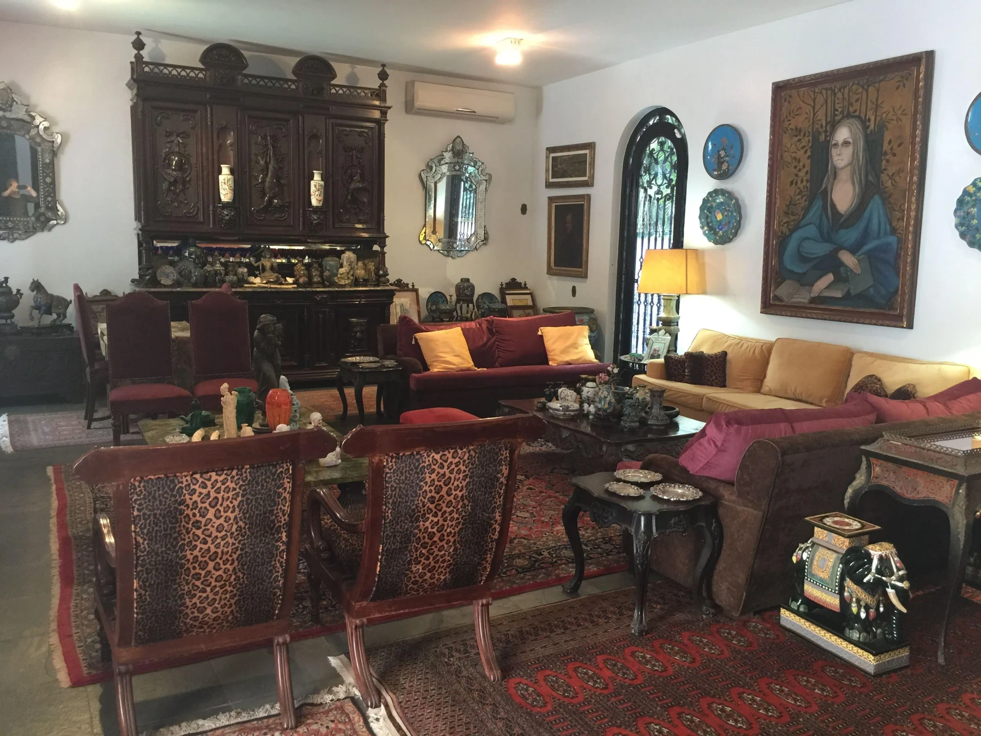 House with 5 bedrooms, 4 en-suites and 700 m²