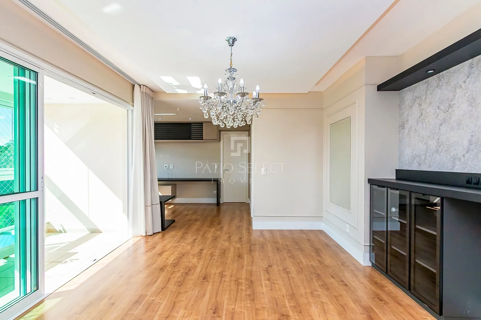 Apartment on the 8th floor with a glass-enclosed balcony — photo 25