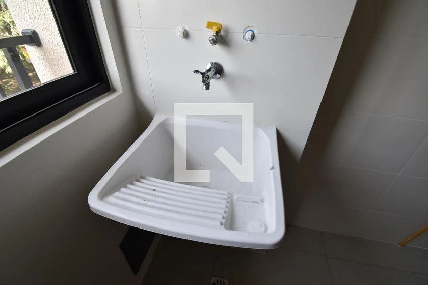 Balcony with a grill in a 2-bedroom apartment, 53 m² — photo 48