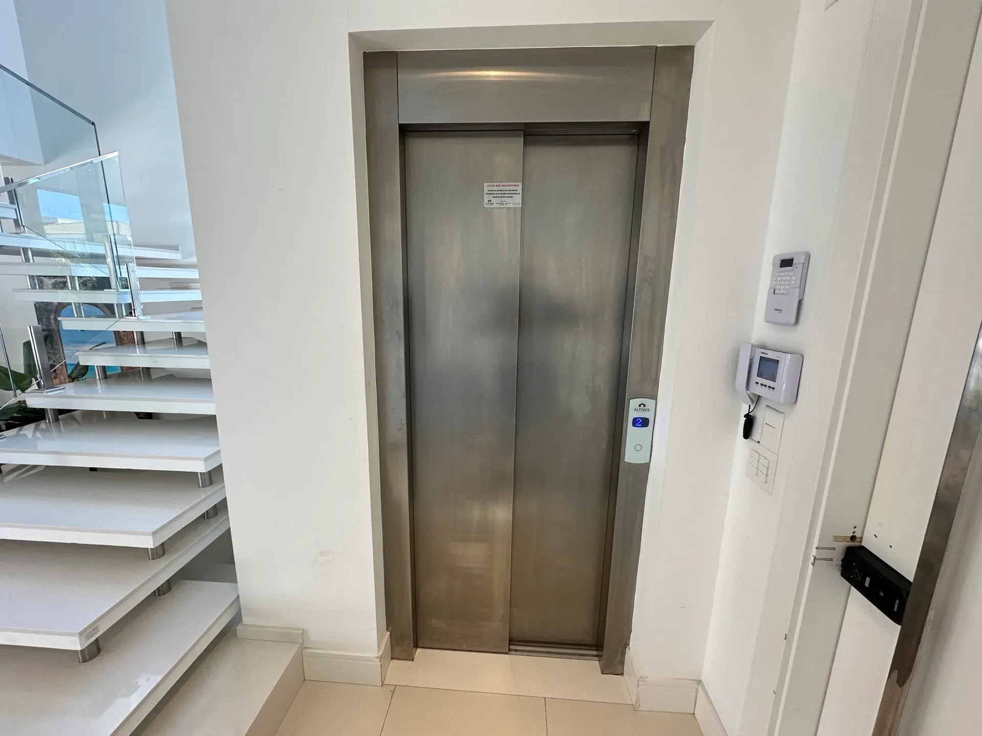 Casa mobiliada com 9 suítes e jacuzzi no prédio — photo 42