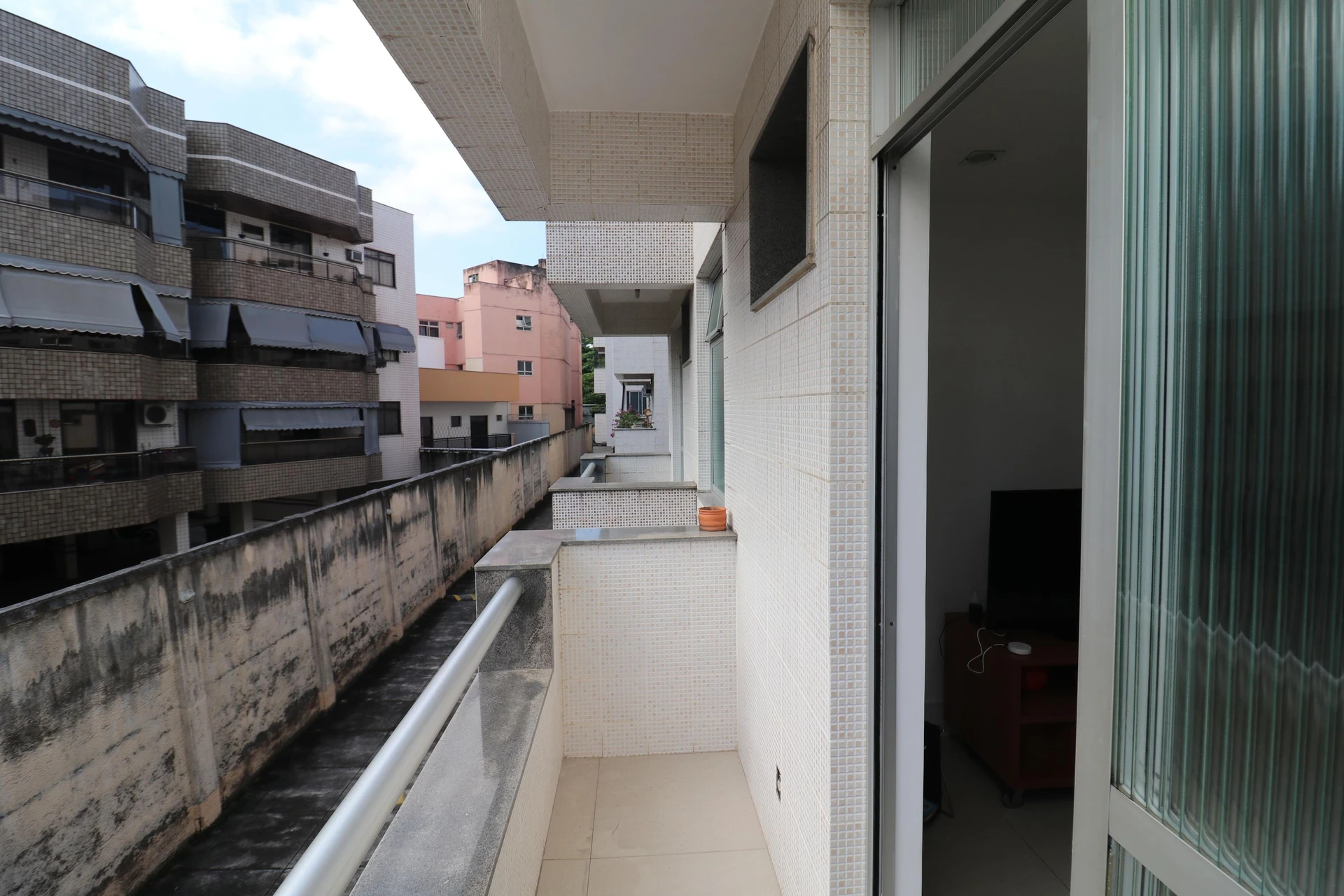 One-bedroom apartment with a home office in Rio de Janeiro — photo 25