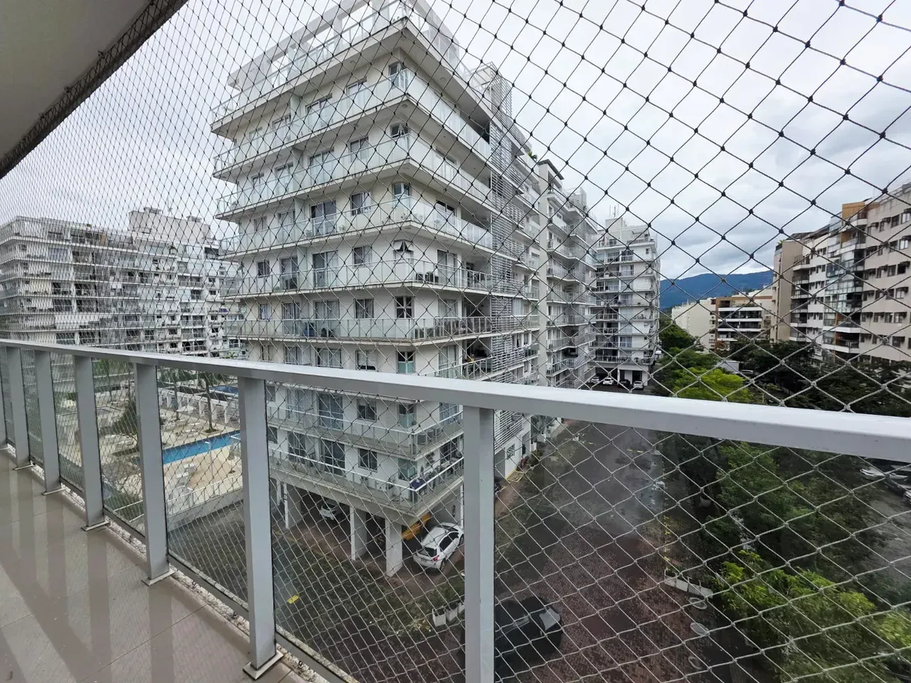 3-bedroom apartment with a separate closed kitchen — photo 11