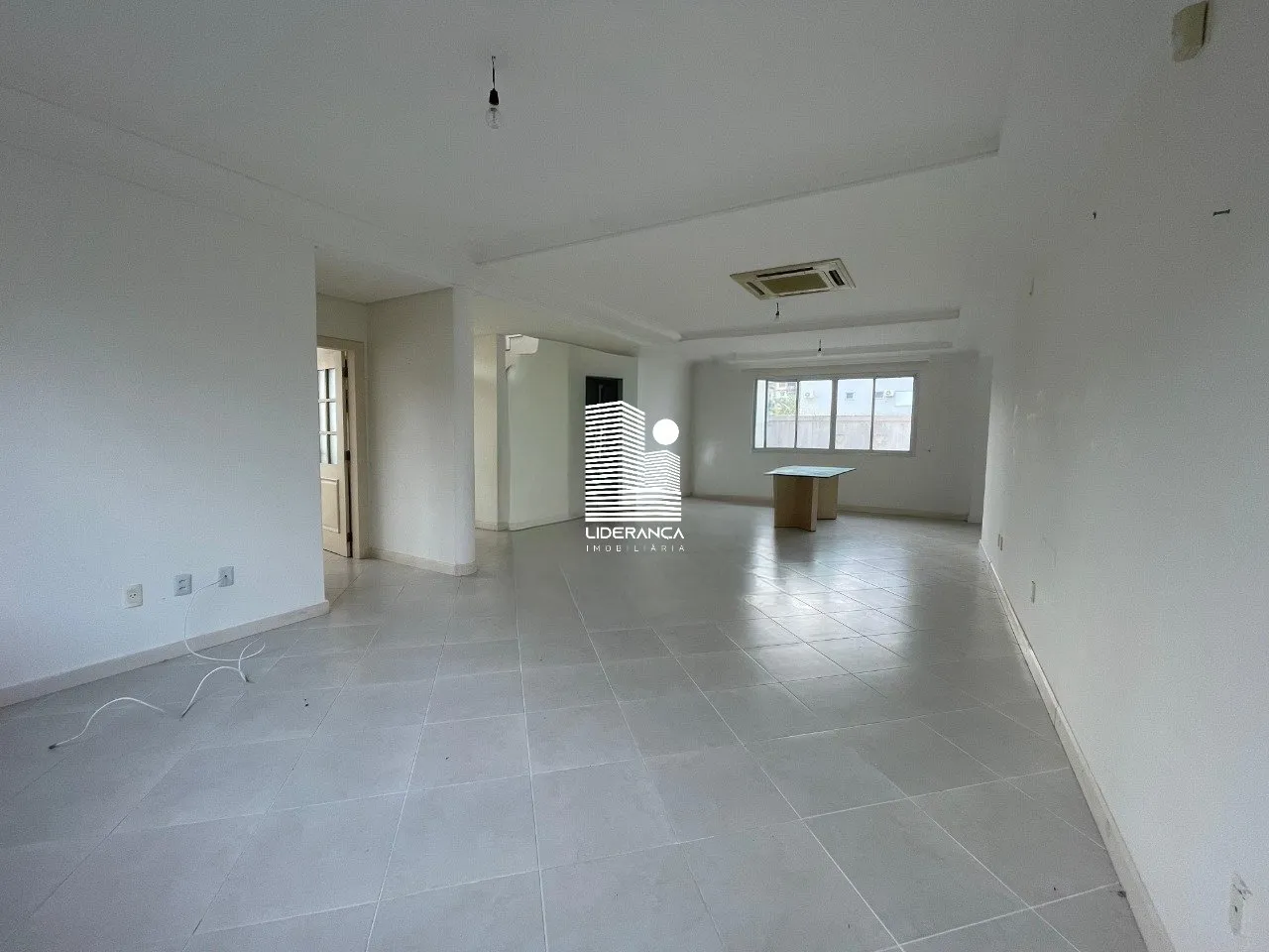 450 m² house with 4 bedrooms and a private garden — photo 6
