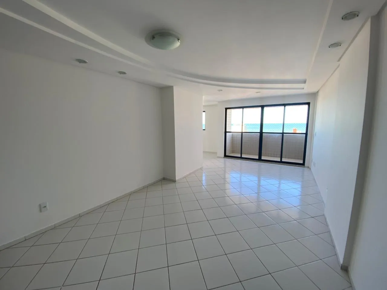 93 m² apartment with 2 bedrooms and a balcony — photo 2