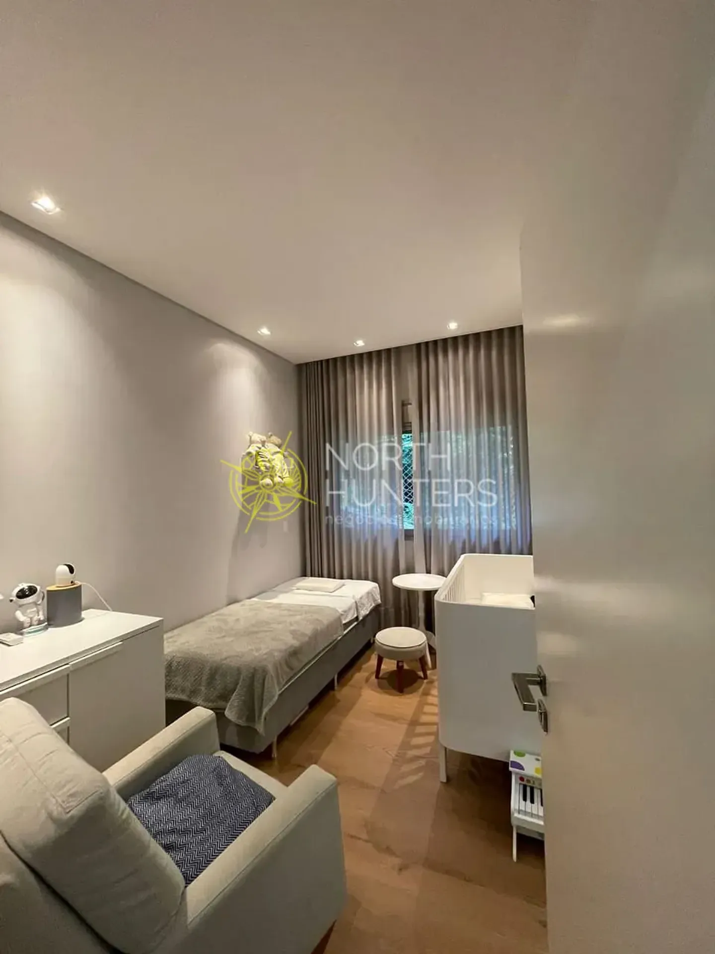 Apartamento de 2 suites con balcón, 2 plazas y 110 m² — photo 12
