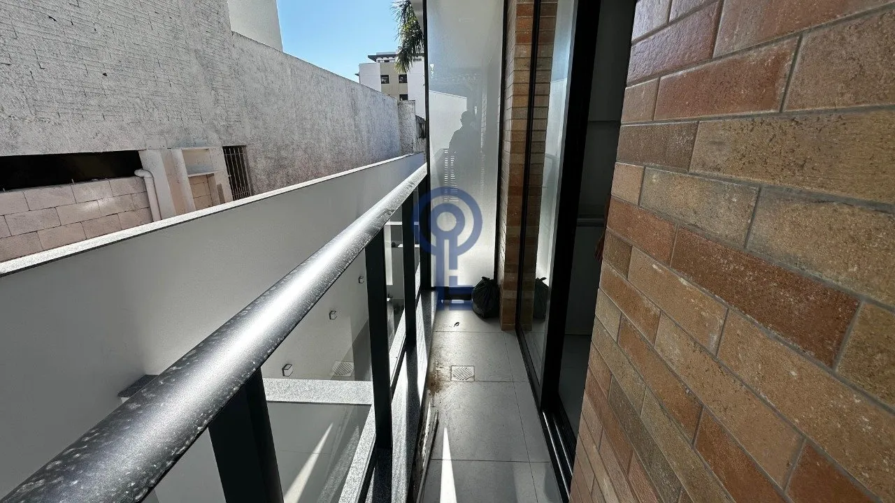 25 m² studio with 1 parking spot, balcony and open-plan kitchen — photo 11