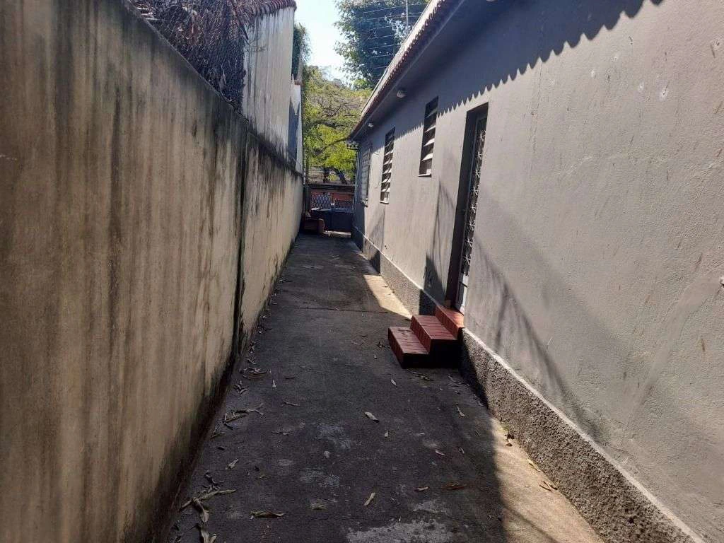 Casa mobiliada com 4 quartos e cozinha com fogão a gás — photo 20