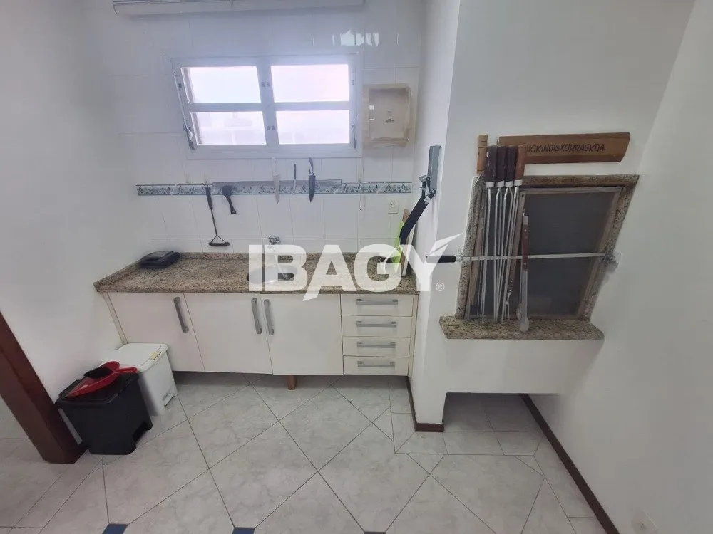Furnished apartment with 3 bedrooms and 3 bathrooms — photo 34