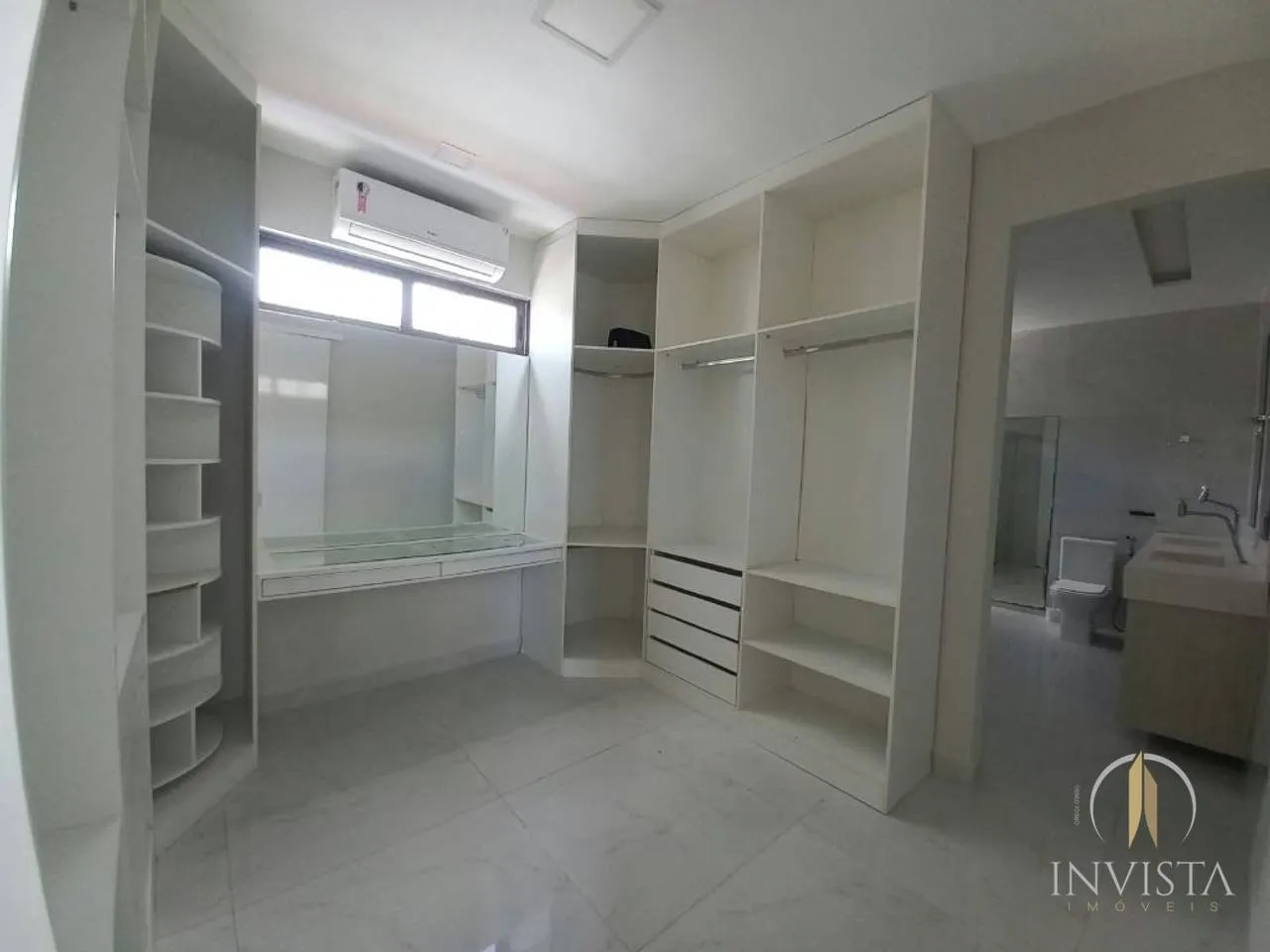 Furnished house, 481 m², with floor-to-ceiling windows — photo 15