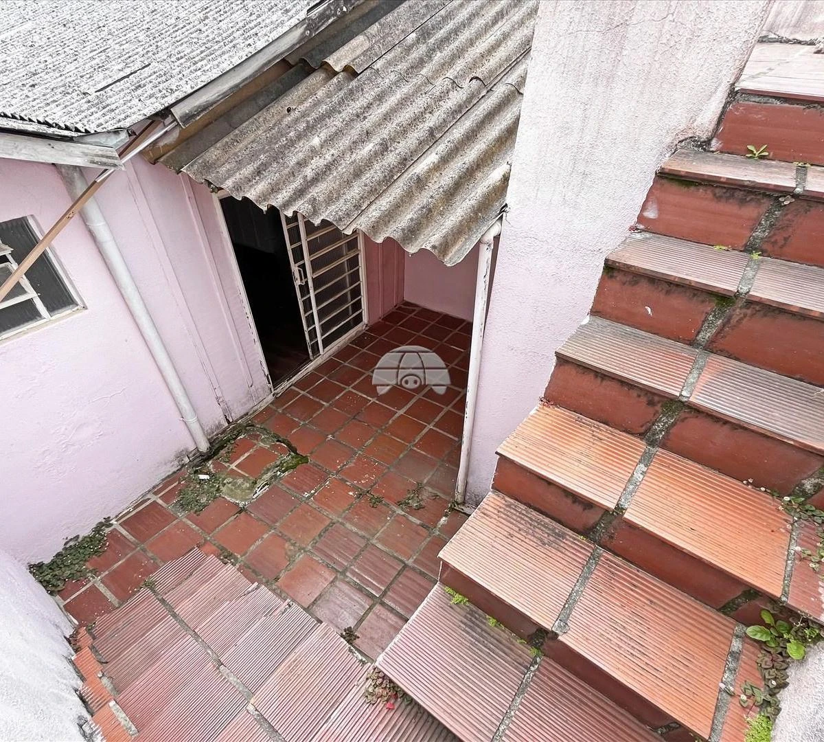 2-bedroom house with wood or laminate floors in Curitiba