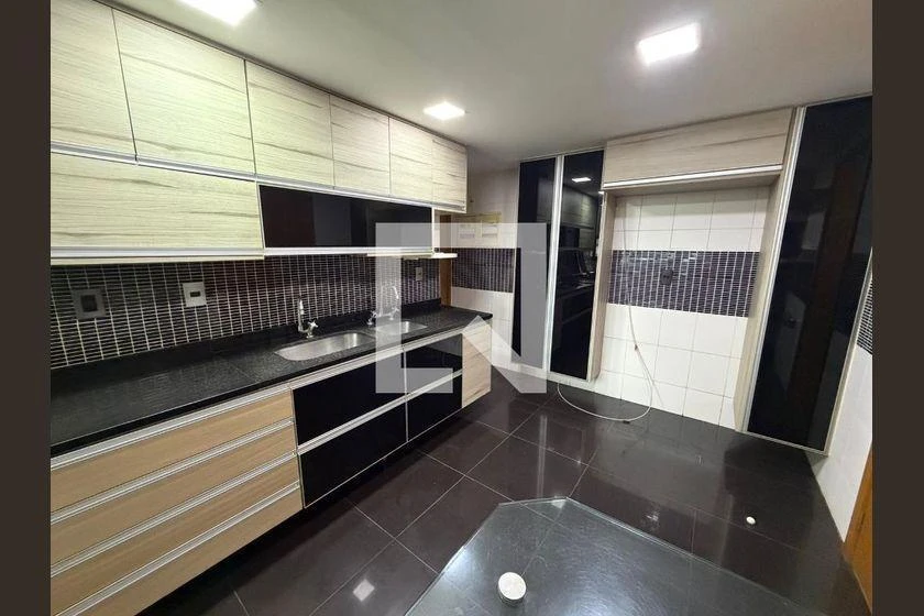 166 m² apartment with 4 en-suite bedrooms and enclosed balcony — photo 6
