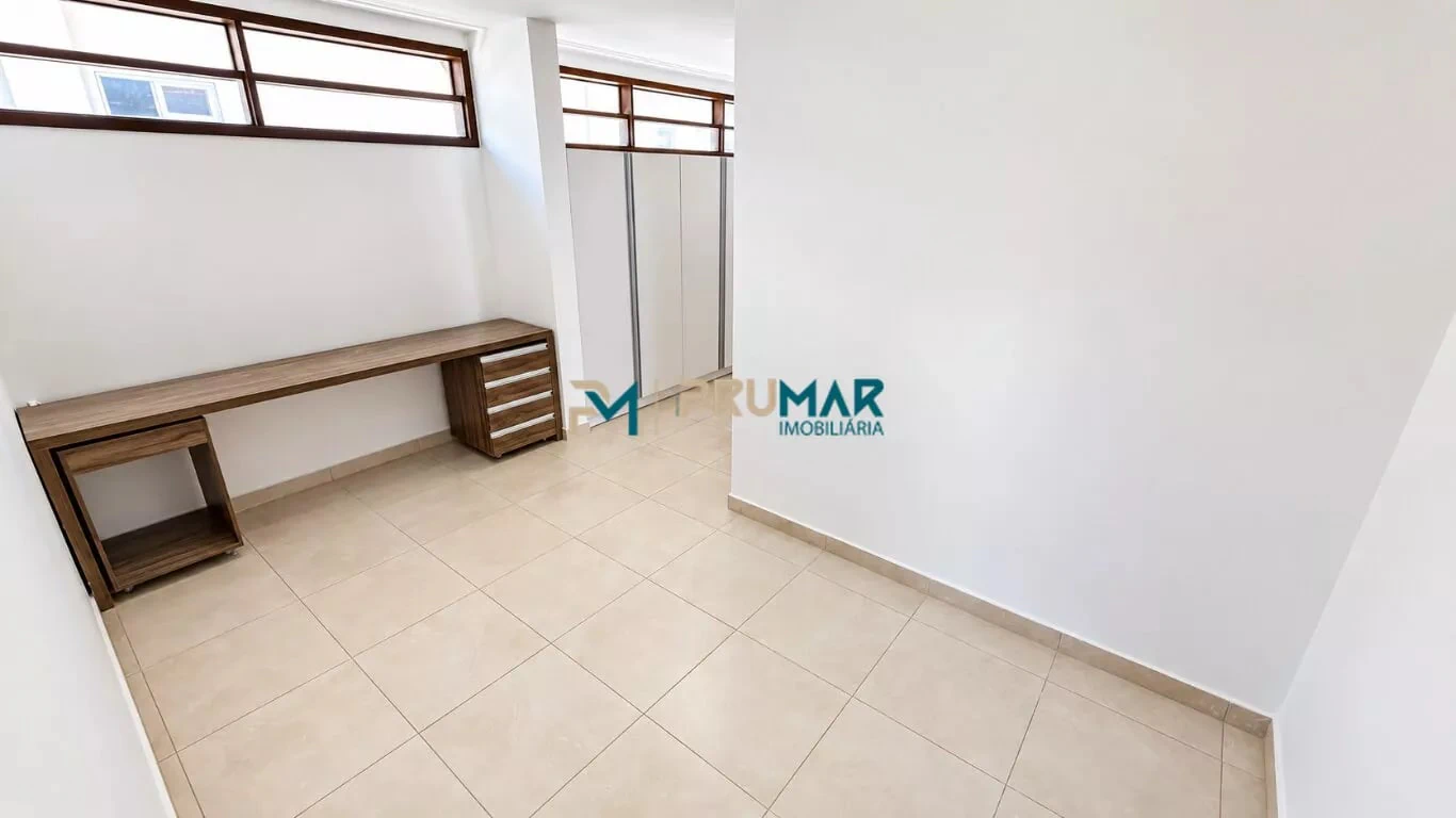 4 quartos e vista para a água: casa de 370 m² — photo 24